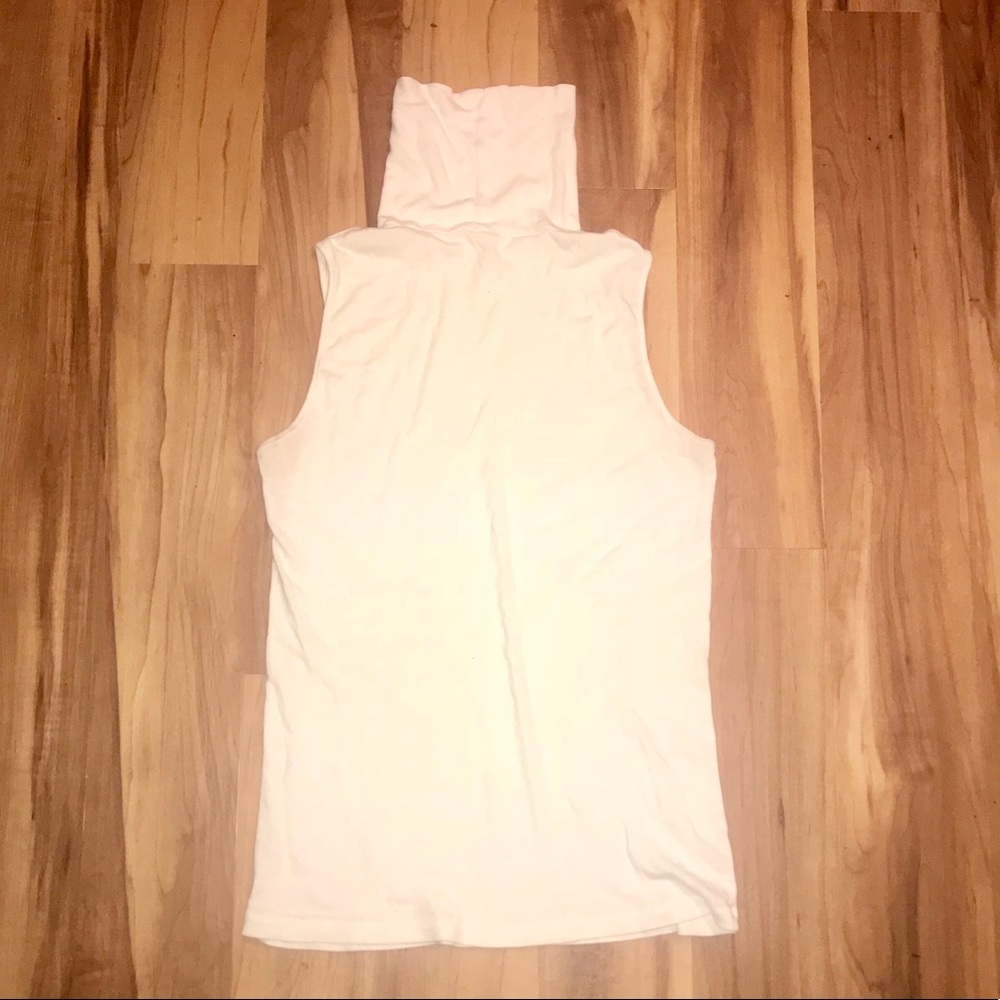 Gap Turtleneck Sleeveless Top
